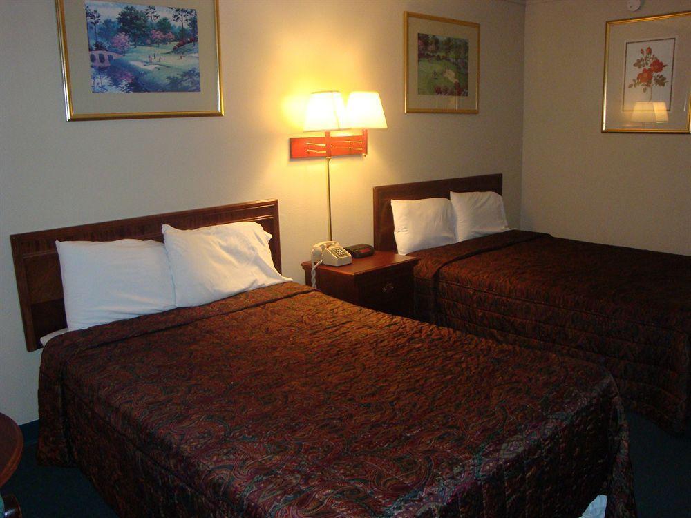 Econo Lodge Asheboro Bagian luar foto
